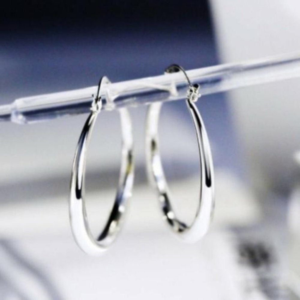 New 18K White Gold 1.5”Round Hoops Earrings, wonderful Earrings, wow Earrings - Picture 2 of 3